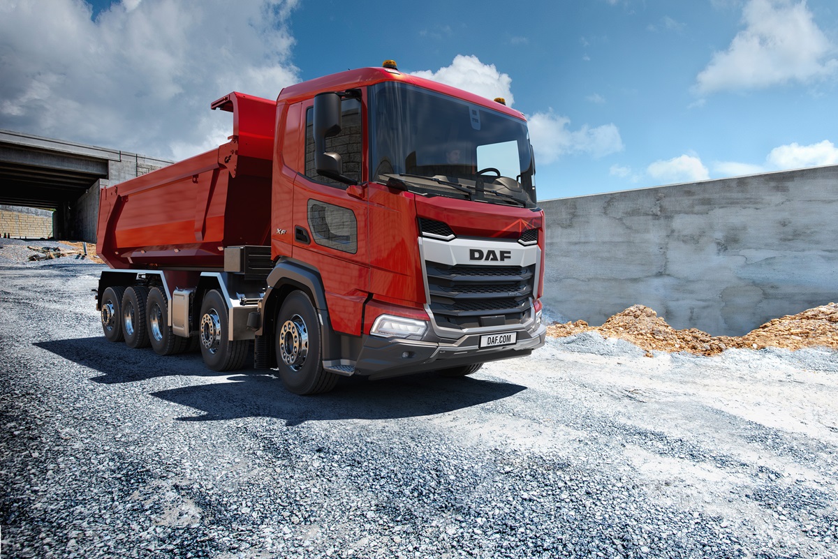 DAF-expands-range-with-factory-built-10x4-chassis-01